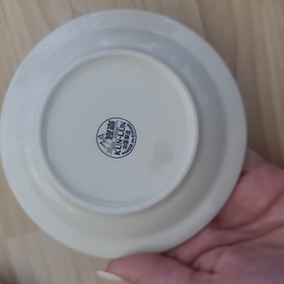 A set of 2 cups & saucers with red-maroon and black designs, and golden details - Picture 5 of 6